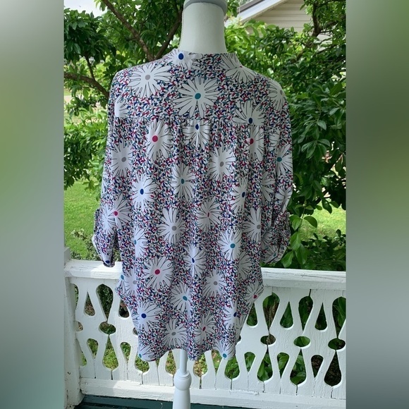 TopNotch Women’s 2X White Floral/Firework Multicolored 3/4 sleeve blouse - Picture 4 of 8